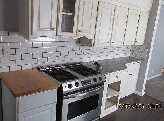3rd image of 2589 Lake Michigan Dr NW