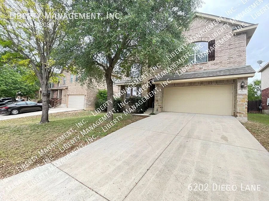 Stunning 4 Bedroom, 2 Bath Home in Alamo Ranch Featuring a Media/Theater Room! — Photo 2