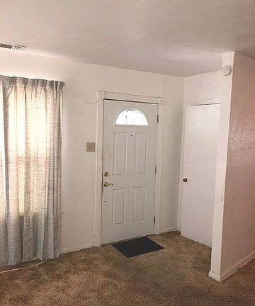 5th image of 127 Maurine Dr