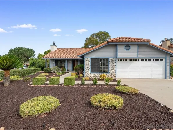 445 Cancun Ct, Fallbrook, CA 92028