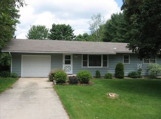 627 Village Dr, Belleville, WI 53508