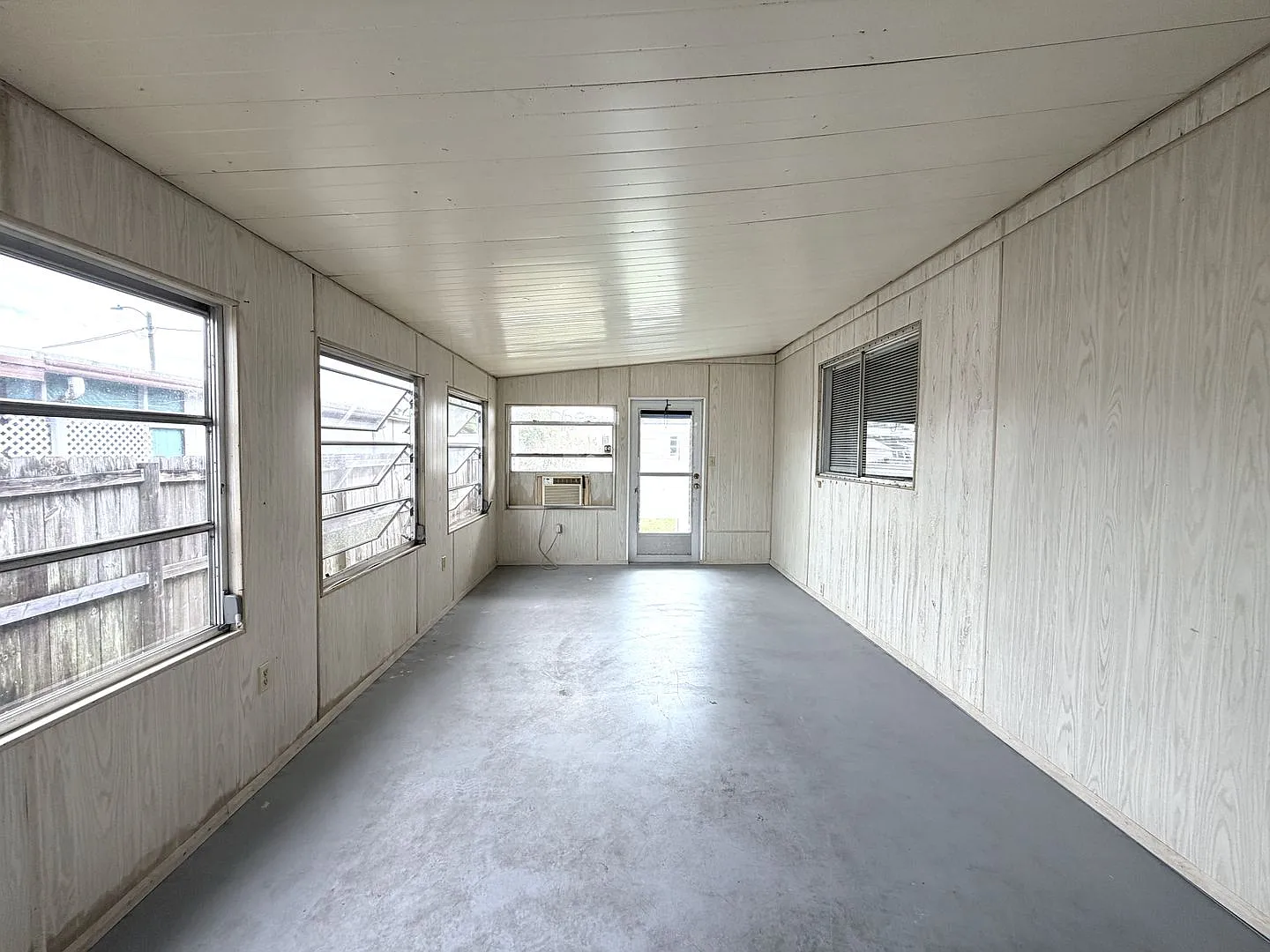 First Months Rent Free! Oversized 2/2 In Quiet Neighborhood! — Photo 3
