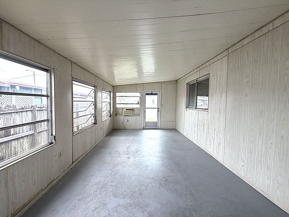 3rd image of 106 Gaslight Ave