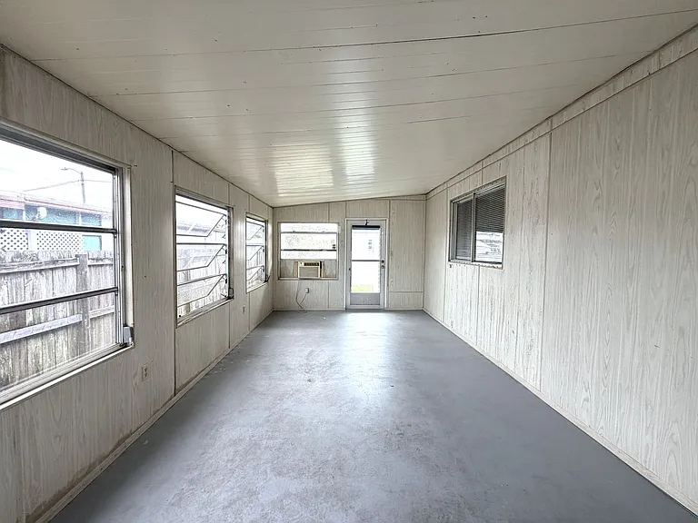 106 Gaslight Ave — Photo 3