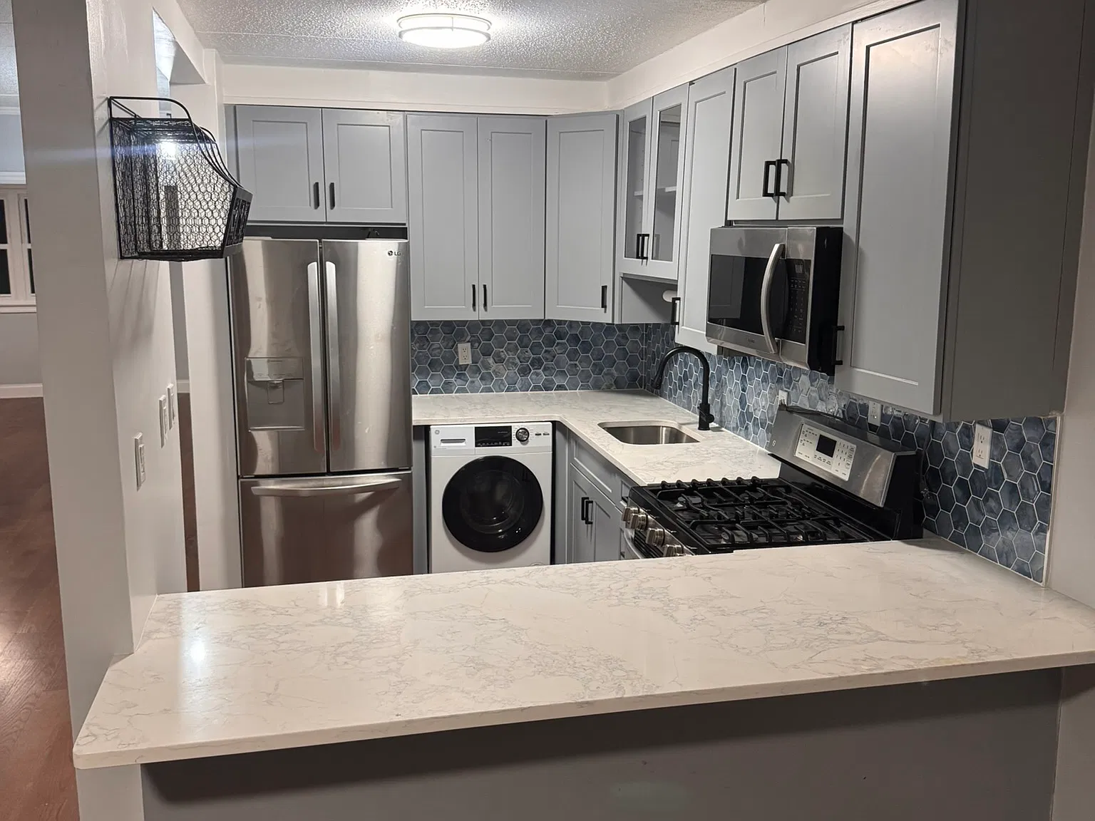 2 bed, 945 sqft, $3,000 — Photo 3