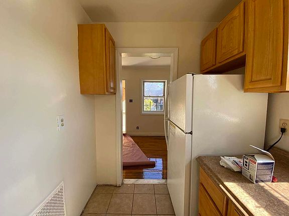 5th image of 210-26 Hillside Ave #27A