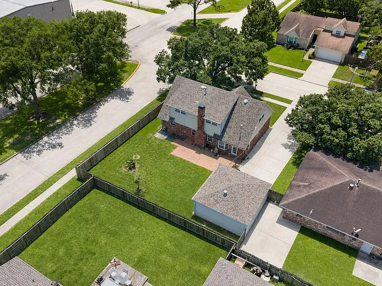 539 Belwin Dr — Photo 35