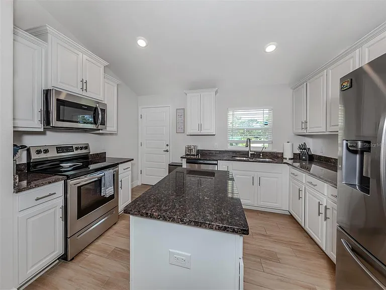 1190 Euclid Rd — Photo 25