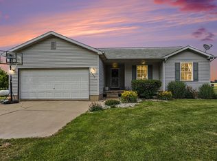 6253 Mills Hwy, Eaton Rapids, MI 48827