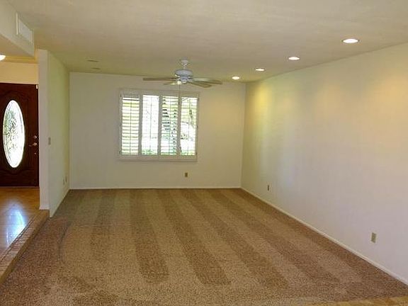 Living room (Sunken)