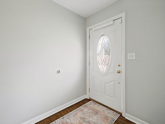 5th image of 220 Manchester Dr