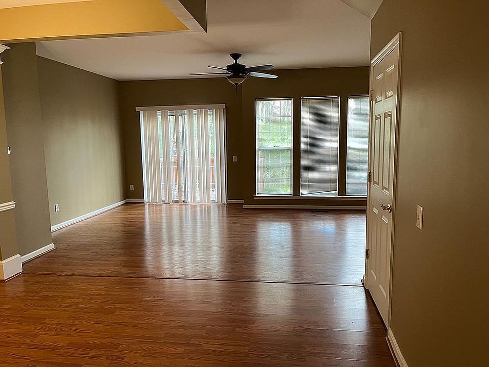 1st image of 140 Creekmont Ct