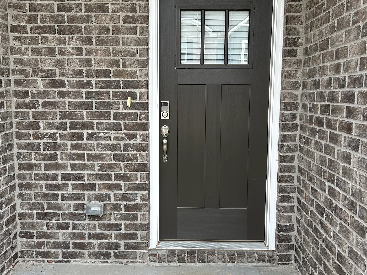 3 bed, 2.5 bath, 1601 sqft, $1,875 — Photo 2