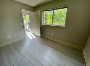 303 Smith Level Rd APT F33, Chapel Hill, NC 27516