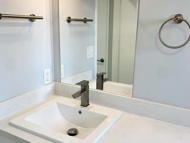 420 W Queen St #2 — Photo 11