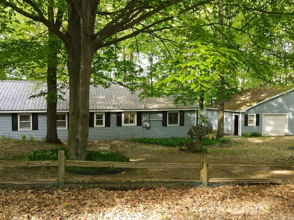 11780 Alpine Dr, Lake, MI 48632