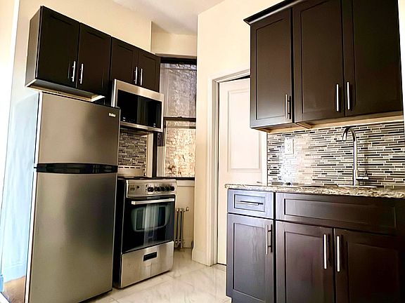 3rd image of 22 Rogers Ave APT 1B