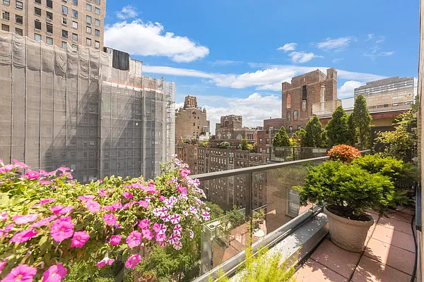 Sold by Compass | media 3