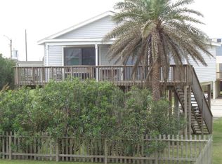 12609 W Ventura Dr, Galveston, TX 77554