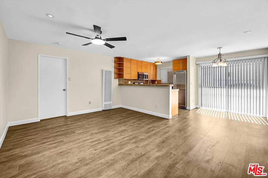 2 bed, 2.0 bath, 896 sqft, $2,650 — Photo 4