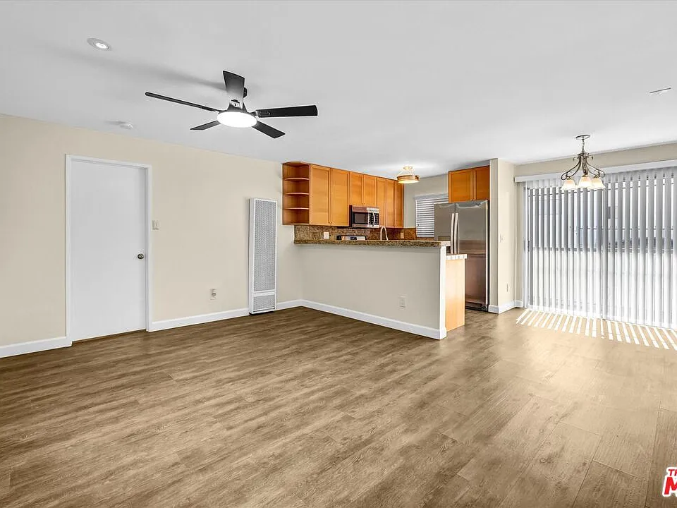 18530 Hatteras St #226