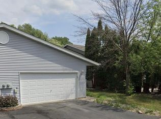 634 McIntosh Ct, Shakopee, MN 55379