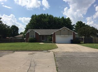 1915 N Holland Ln, Wichita, KS 67212