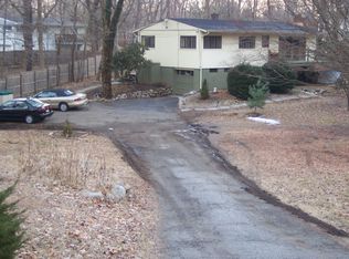 6 Wayfaring Rd, Norwalk, CT 06851