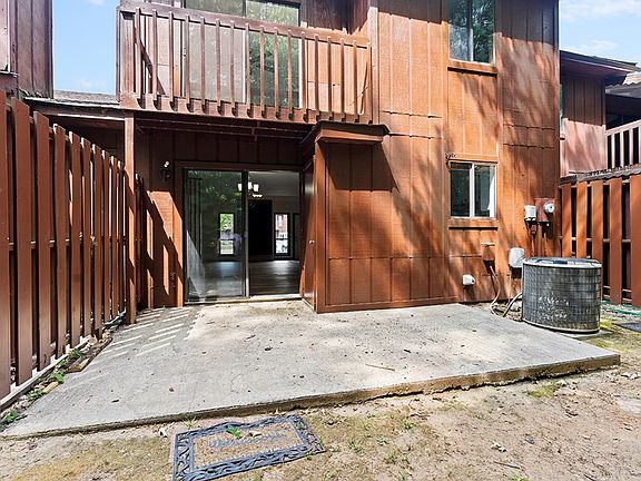 2nd image of 323 Rock Knoll Dr