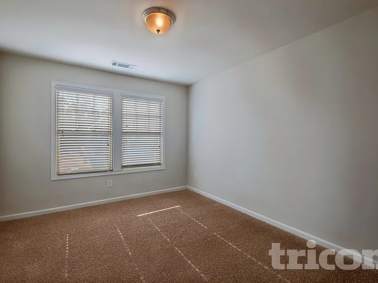 4035 Evelyn View Ct — Photo 12