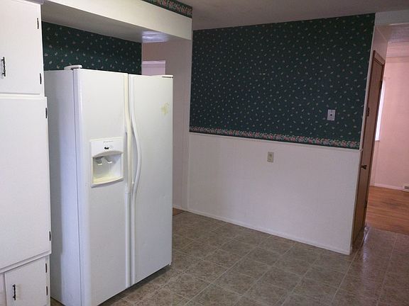 4th image of 2080 Shirley Dr