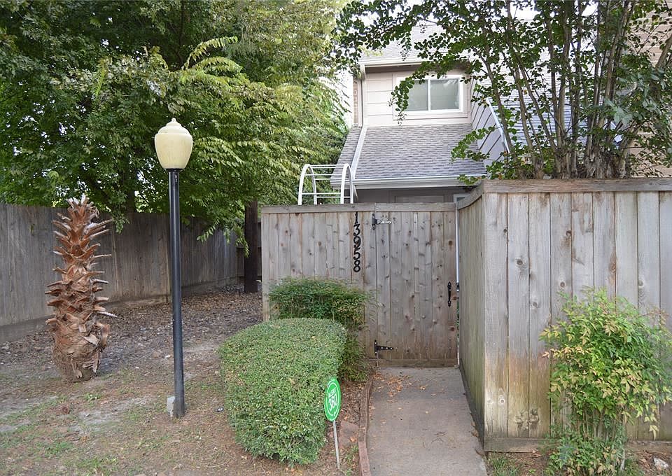 1st image of 13958 Hollowgreen Dr #25