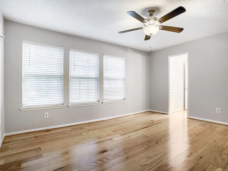 3734 Blue Lake Dr — Photo 24