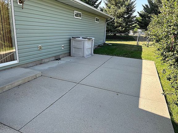 3rd image of 1719 Sagebrush Dr