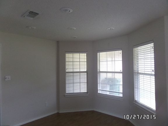 5th image of 31 Fernwood Dr