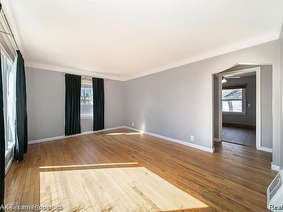 3rd image of 1803 N Connecticut Ave