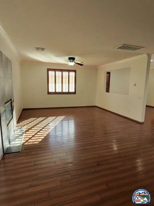 5 bed, 3.0 bath, 2266 sqft, $2,600 — Photo 2