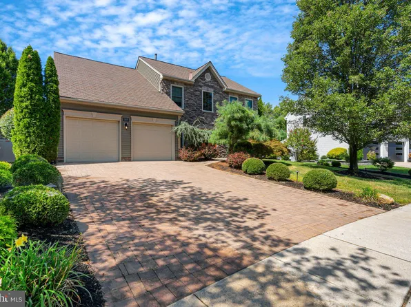 149 Landing Dr, Deptford, NJ 08096