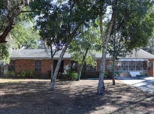 221 Limona Rd, Brandon, FL 33510