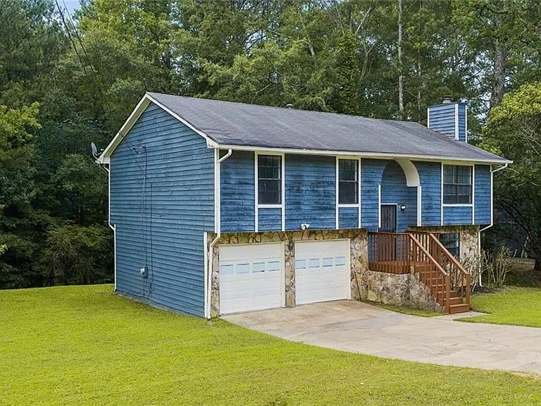 7055 Hania Dr — Photo 3