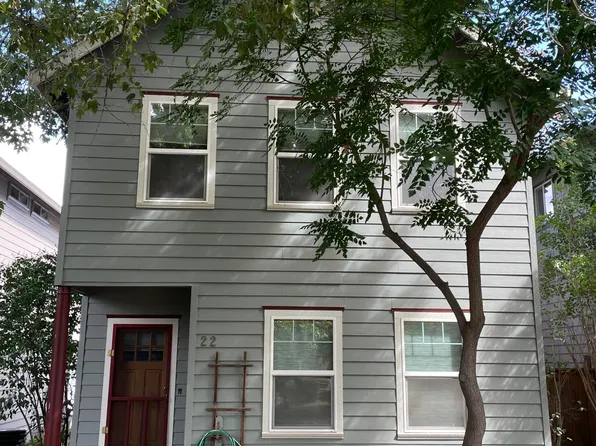 22 Logan Way, Talent, OR 97540