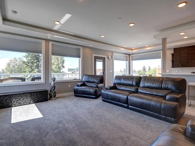 627 N St #4 — Photo 9