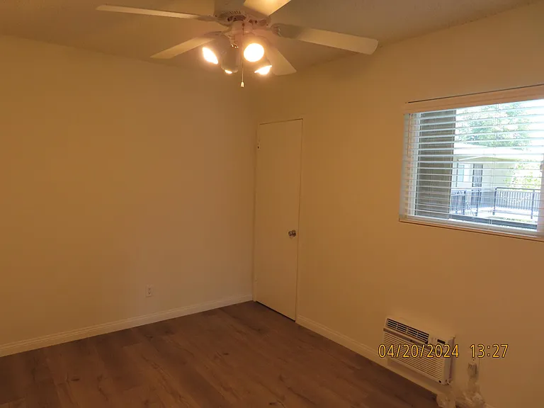 5760 Whitsett Ave #H — Photo 10