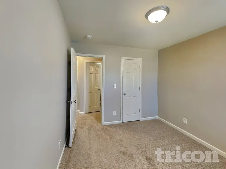 5717 Henderson Oaks Dr — Photo 10