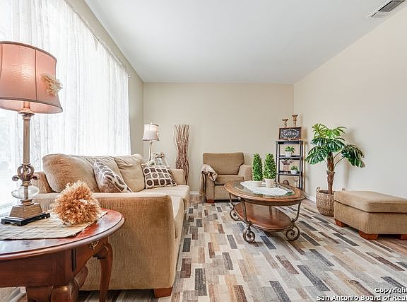 5th image of 5409 Borchers Dr