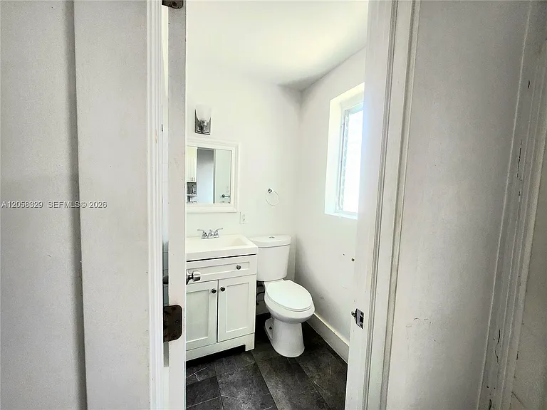 1557 Euclid Ave #5 — Photo 11