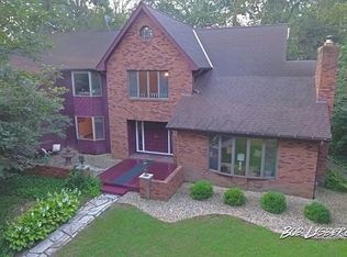 43W833 Red Oak Dr, Elburn, IL 60119