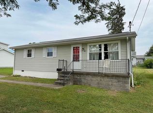 16 Vector Ave, Elkins, WV 26241