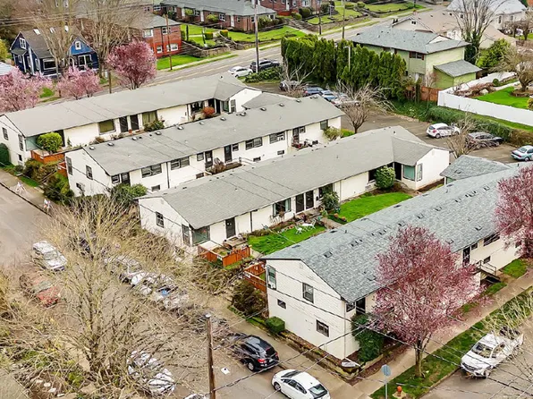 Franklin Court - SE Portland Living, 5104-5132 SE Clinton St #5132-B, Portland, OR 97206