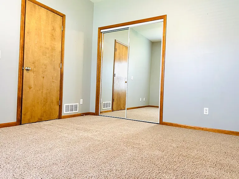 2743 Devin Dr — Photo 20